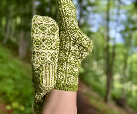 Beech Bud Socks knitted Mid-calf